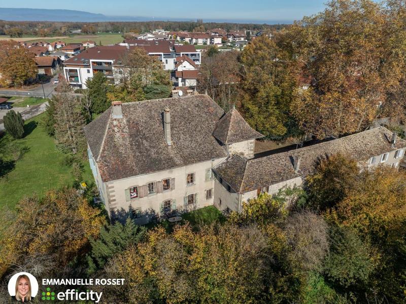 Château - 1 131 m² - 22 pièces