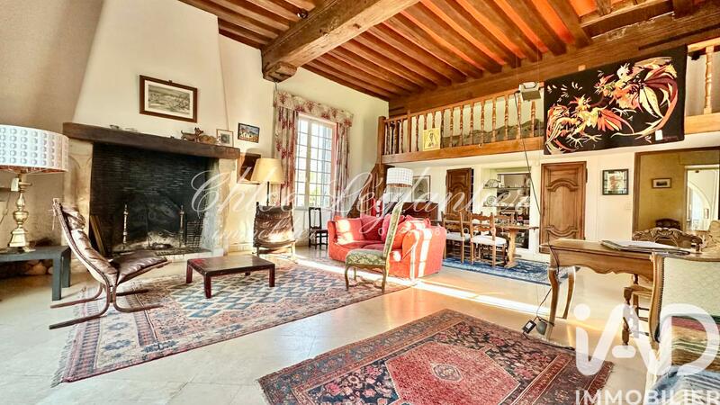 Maison - 311 m² - 8 pièces