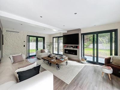 Maison - 260 m² - 10 pièces