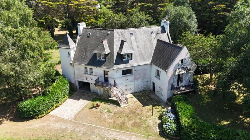 Demeure - 195 m² - 8 pièces