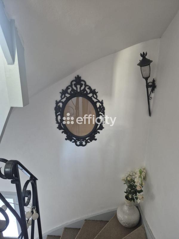 Maison - 180 m² - 6 pièces