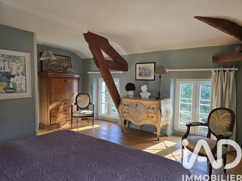 Maison - 250 m² - 10 pièces