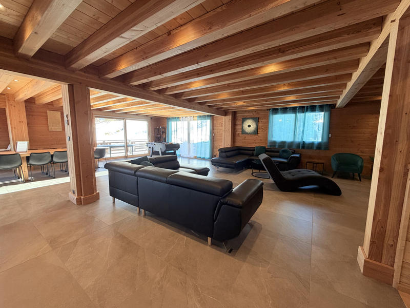 Châlet - 339 m² - 10 pièces