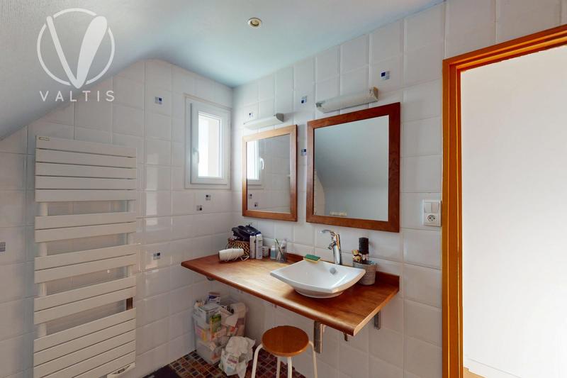 Maison - 196 m² - 8 pièces