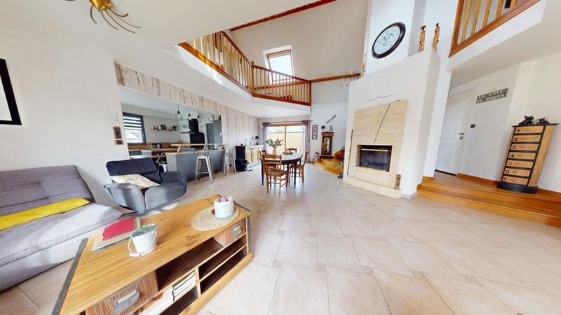 Maison - 184 m² - 5 pièces