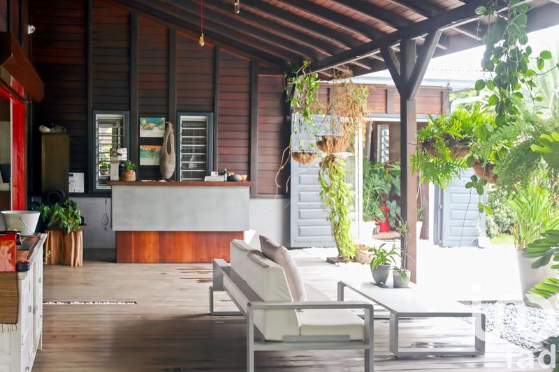 Maison - 272 m² - 5 pièces