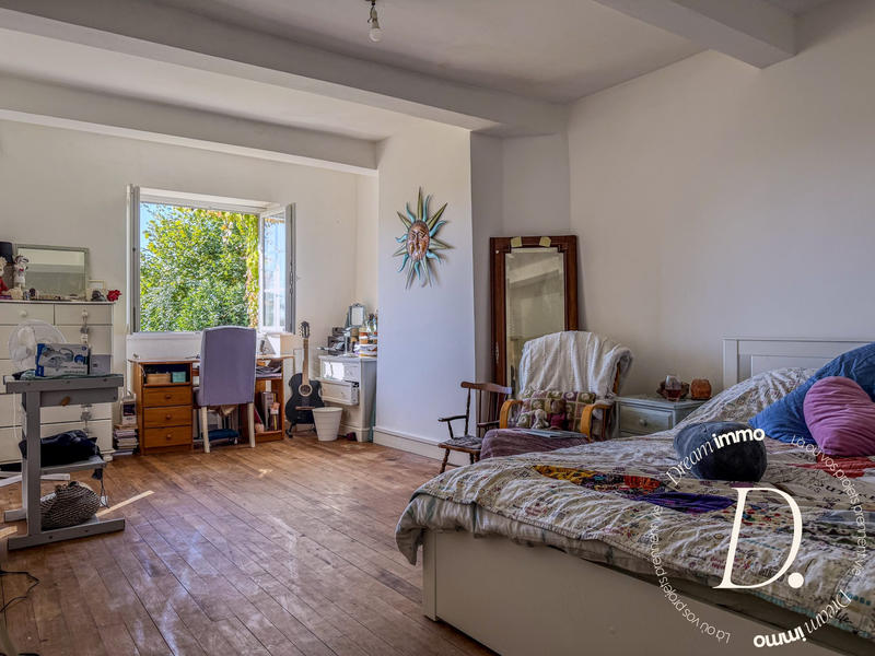 Maison - 168 m² - 8 pièces