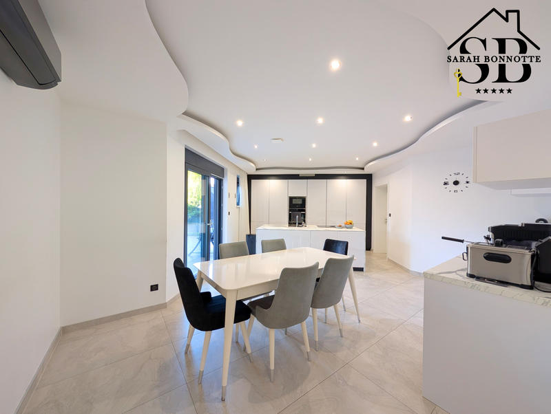 Maison - 145 m² - 5 pièces