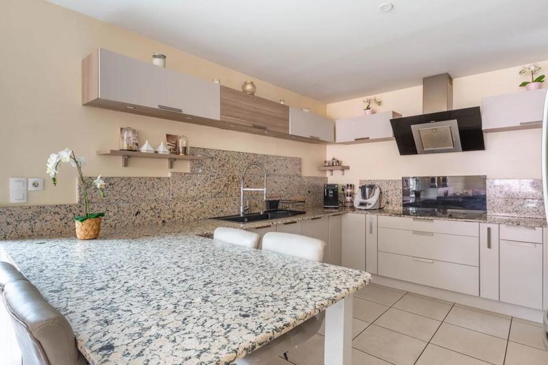 Maison - 182 m² - 7 pièces