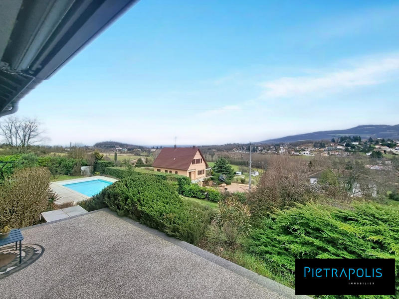 Maison - 99 m² - 4 pièces