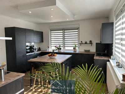 Propriété - 355 m² - 9 pièces