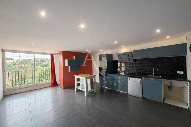 Appartement - 94 m² - 4 pièces