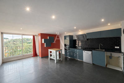 Appartement - 94 m² - 4 pièces