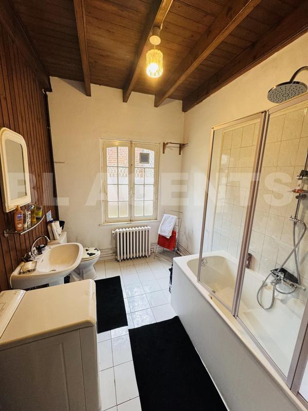 Maison - 200 m² - 7 pièces