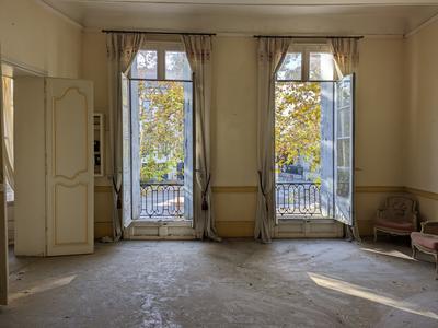 Appartement - 220 m² - 6 pièces