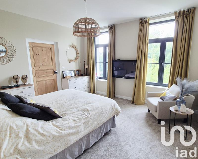 Maison - 253 m² - 9 pièces