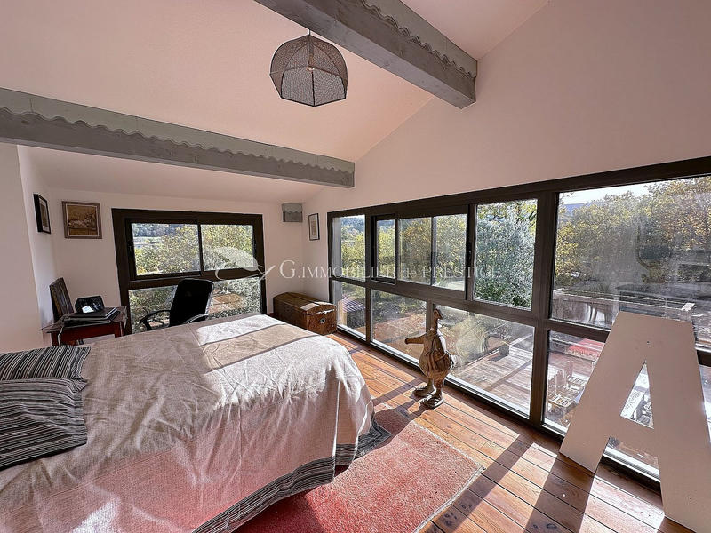 Maison - 228 m² - 5 pièces