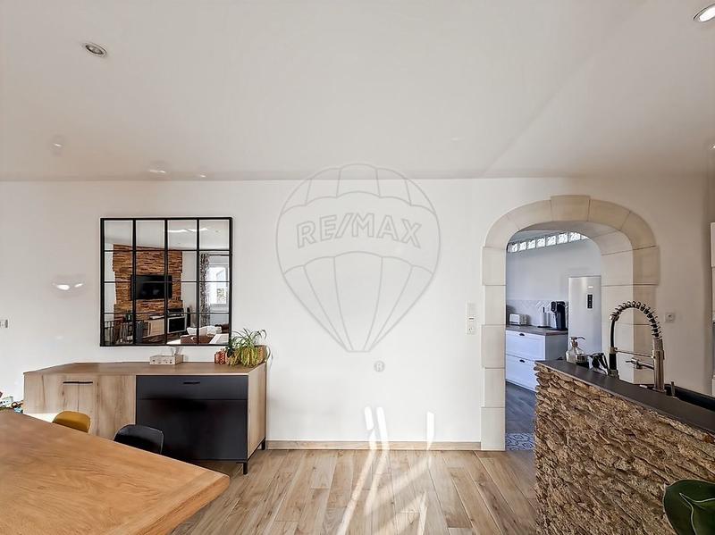 Maison - 140 m² - 5 pièces