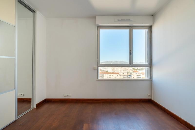 Appartement - 91 m² - 3 pièces