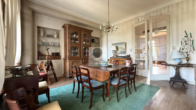 Appartement - 181 m² - 7 pièces