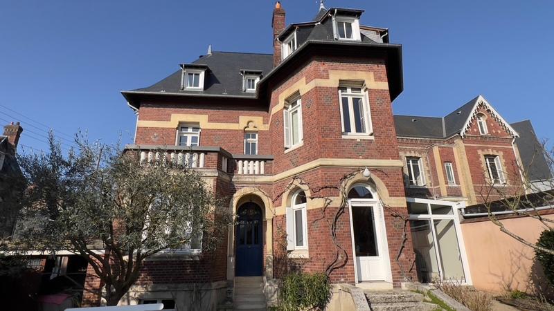 Maison bourgeoise - 180 m² - 6 pièces