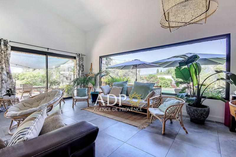 Maison contemporaine - 170 m² - 7 pièces