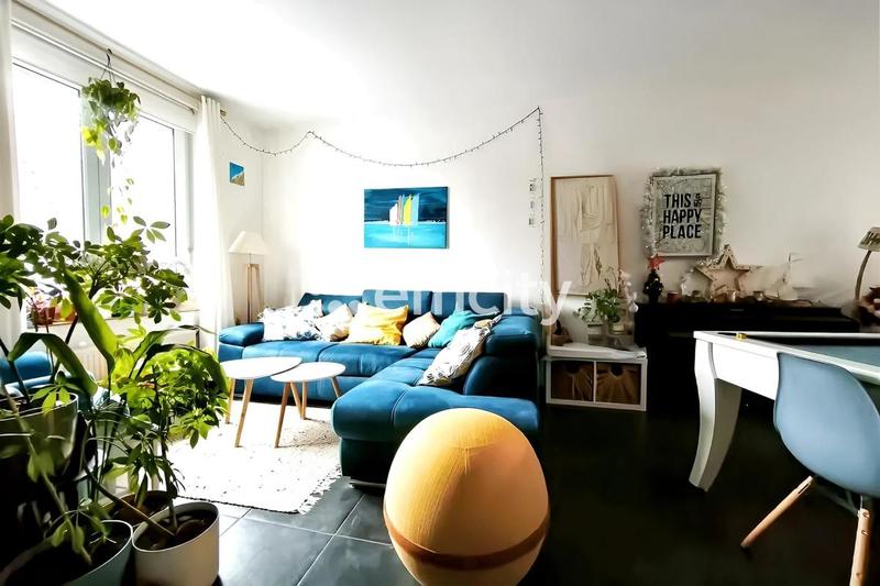 Maison - 84 m² - 4 pièces