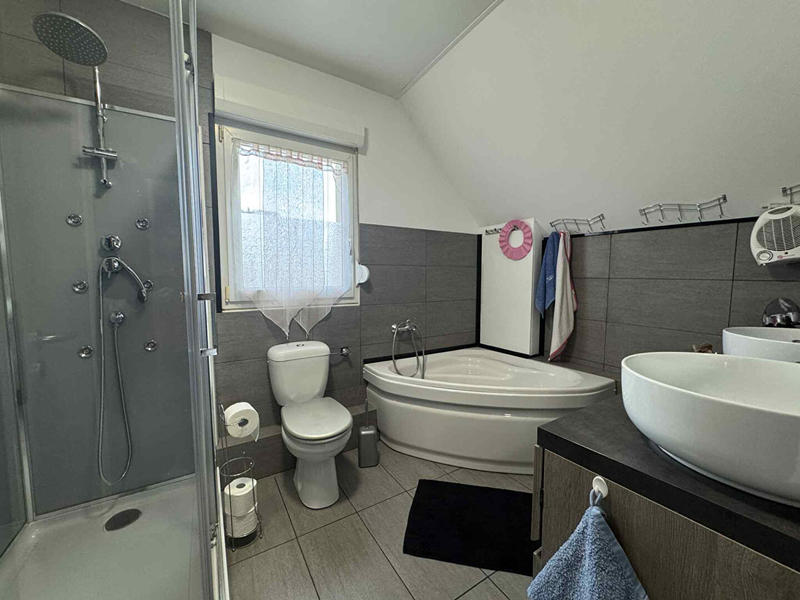 Maison - 99 m² - 5 pièces