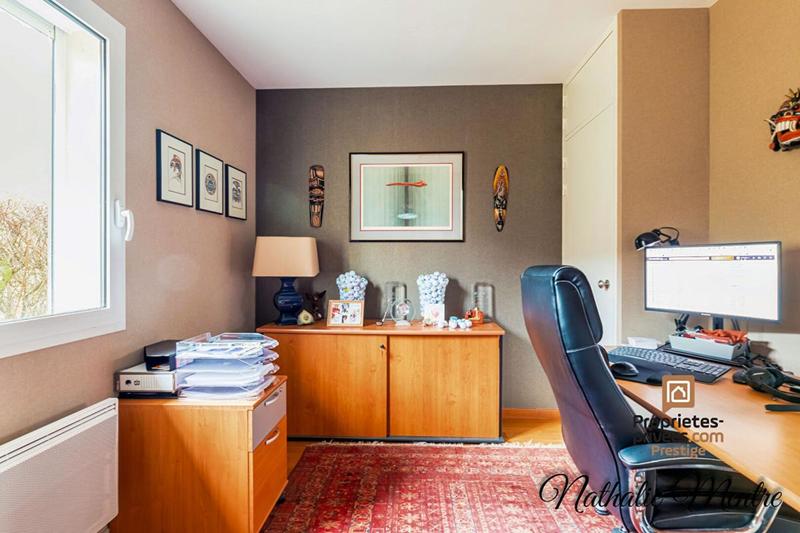 Maison - 250 m² - 7 pièces