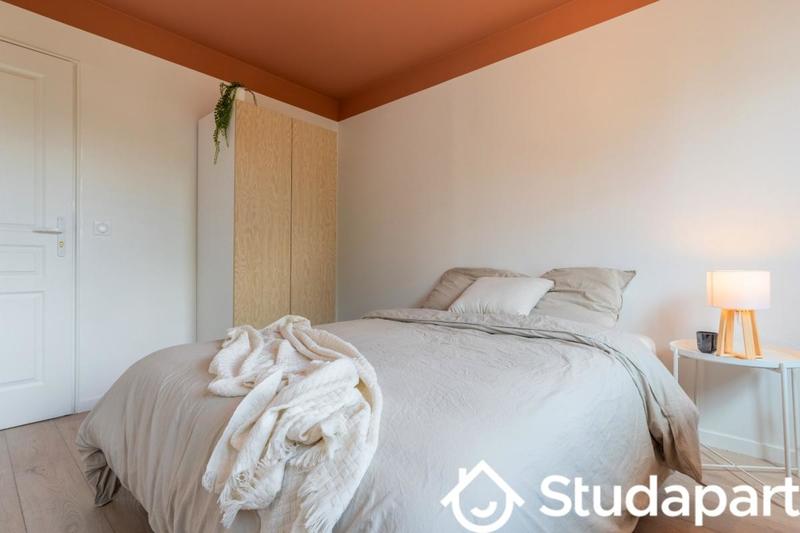 Chambre - 11 m² - 1 pièce