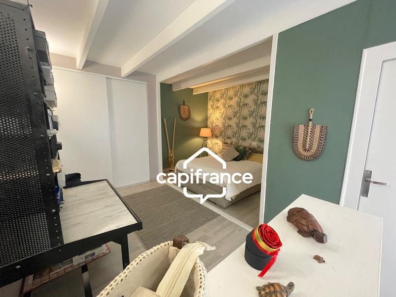 Maison - 181 m² - 9 pièces