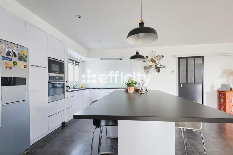 Villa - 111 m² - 4 pièces