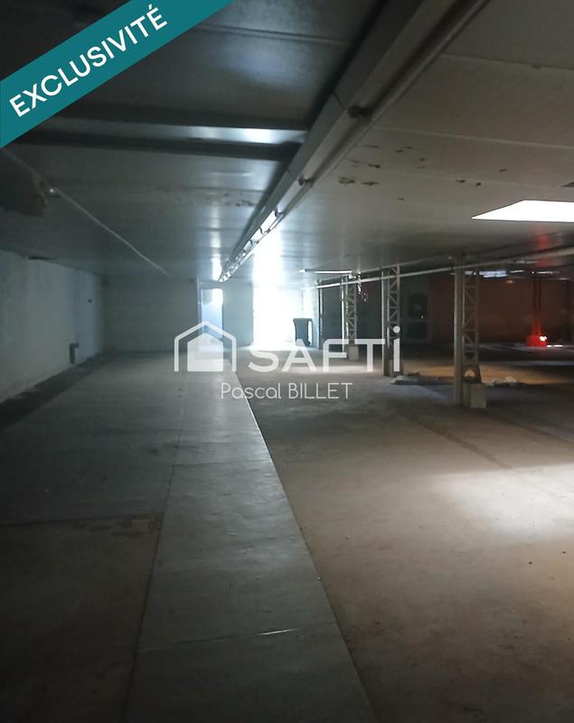 Local commercial - 750 m² - 1 pièce