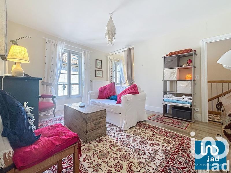 Maison - 220 m² - 11 pièces