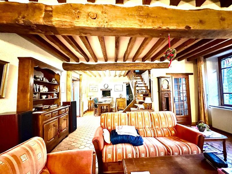 Corps de ferme - 270 m² - 8 pièces