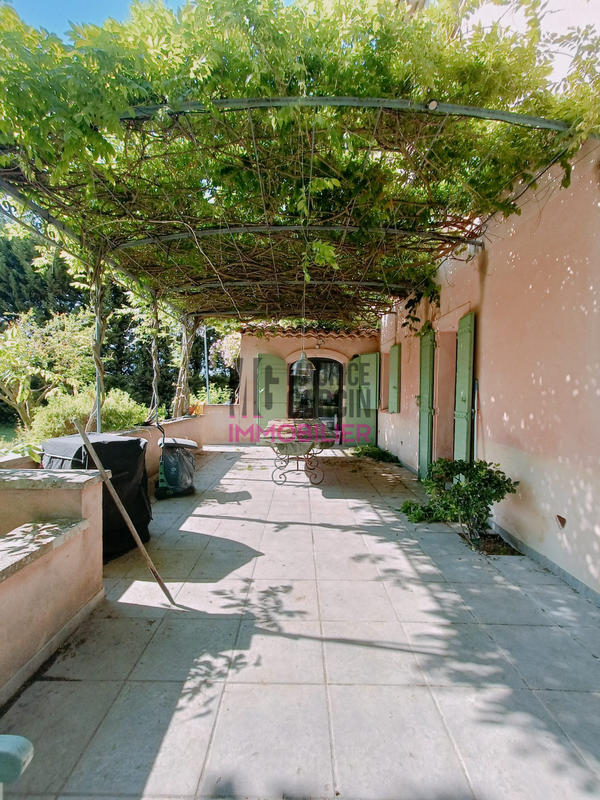 Mas - 380 m² - 10 pièces