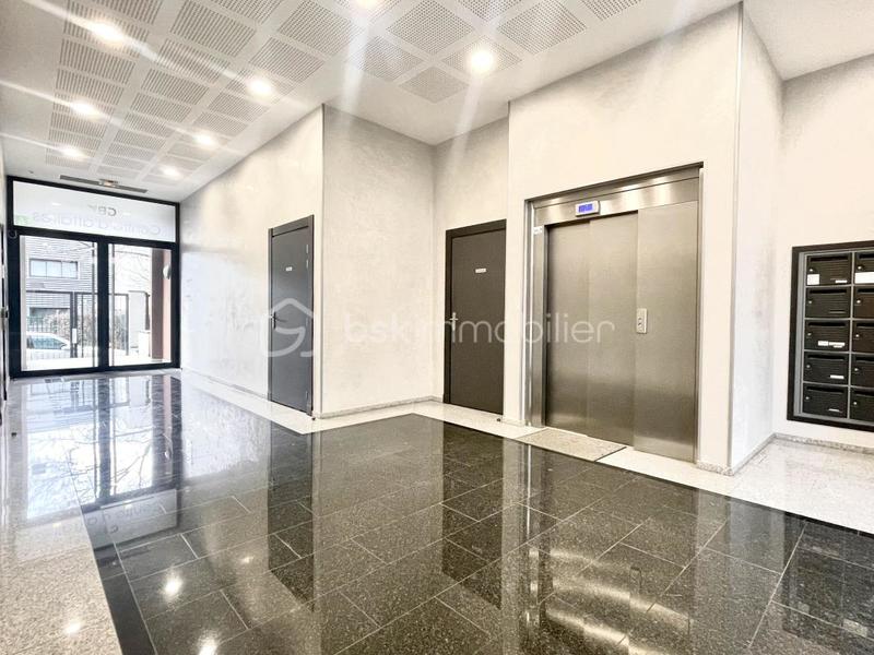 Bureau - 33 m² - 2 pièces