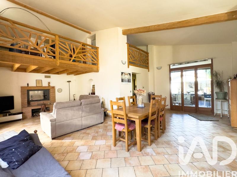 Maison - 140 m² - 4 pièces