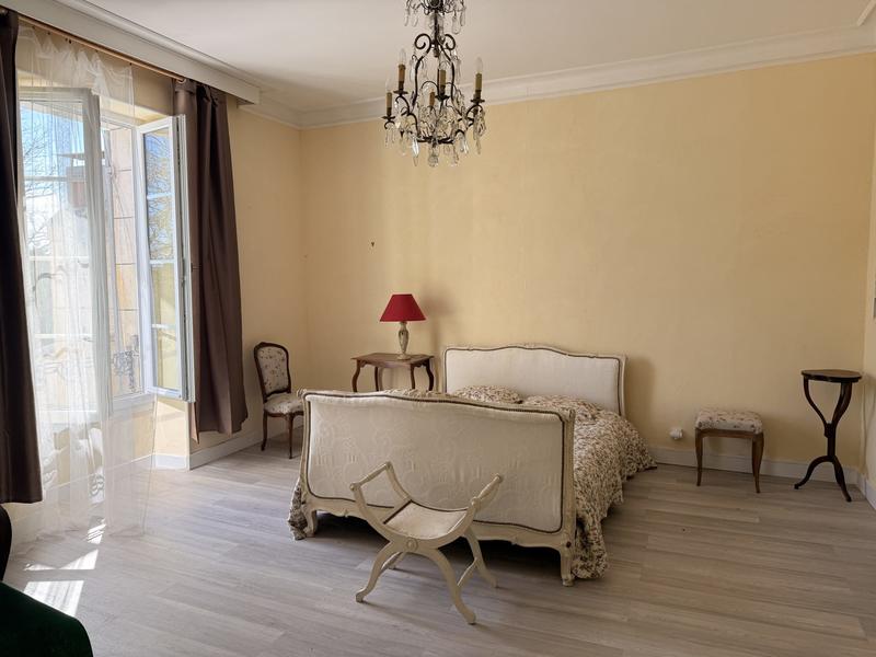 Maison - 289 m² - 7 pièces