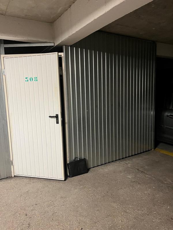 Parking / Garage - 6 m²