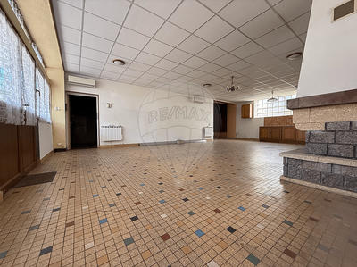 Maison - 278 m² - 9 pièces