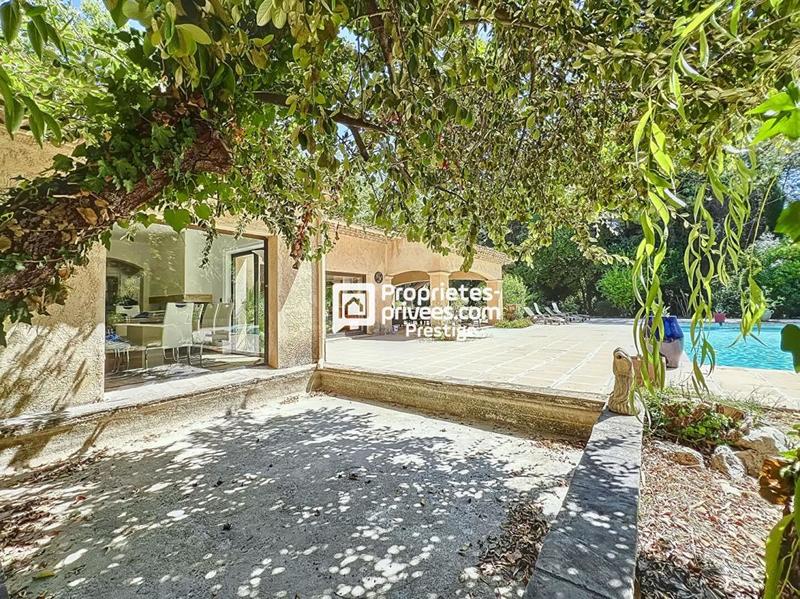 Maison - 211 m² - 7 pièces