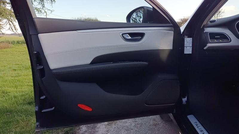 Renault Talisman estate 1.6 dCi 160 Energy Edc6 Initiale Paris - Automatique