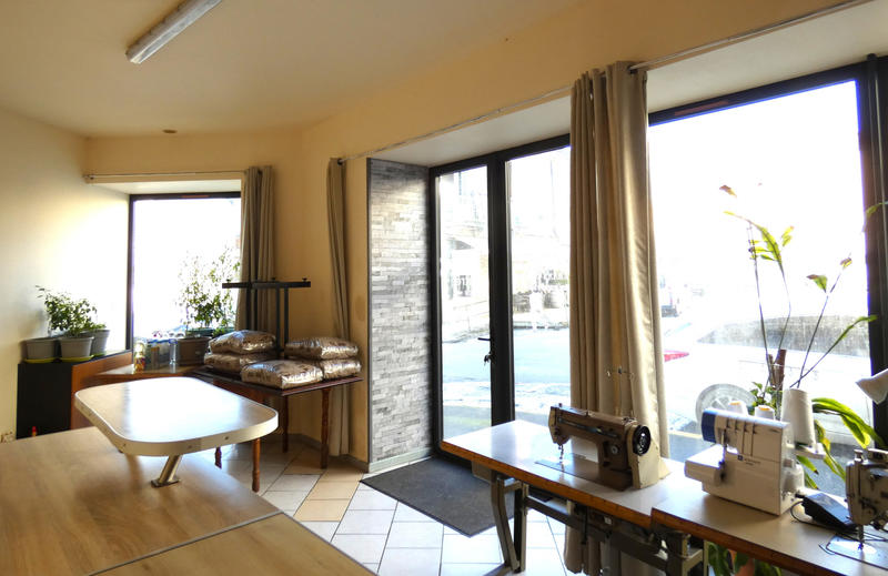 Local commercial - 90 m² - 3 pièces