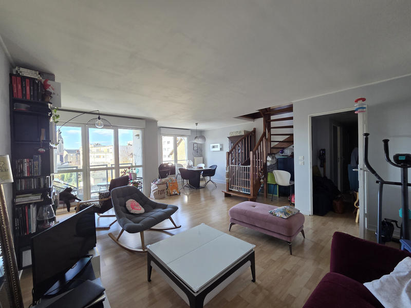 Appartement - 85 m² - 5 pièces