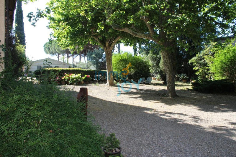 Propriété - 360 m² - 15 pièces