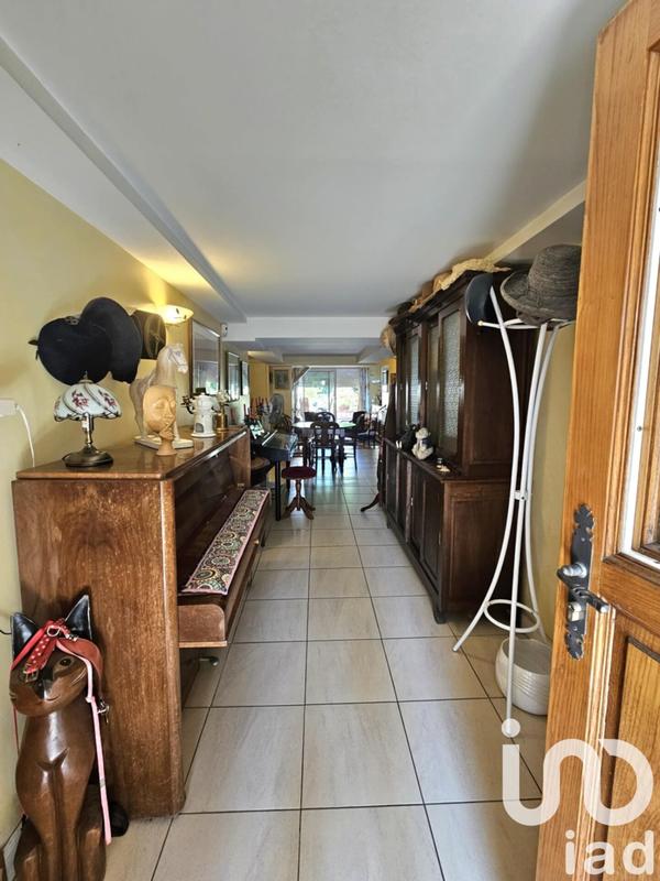 Maison - 220 m² - 8 pièces