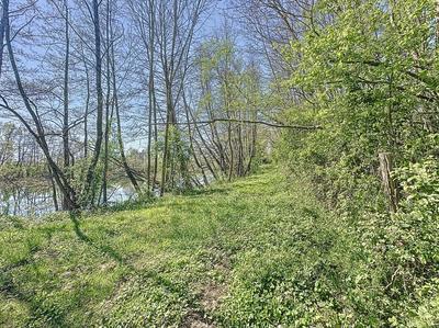 Terrain - 24 437 m²