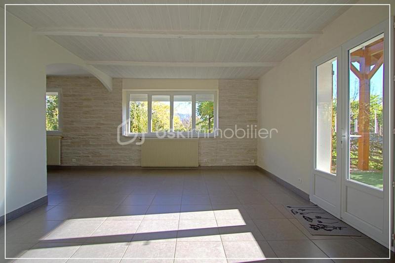 Maison traditionnelle - 152 m² - 7 pièces