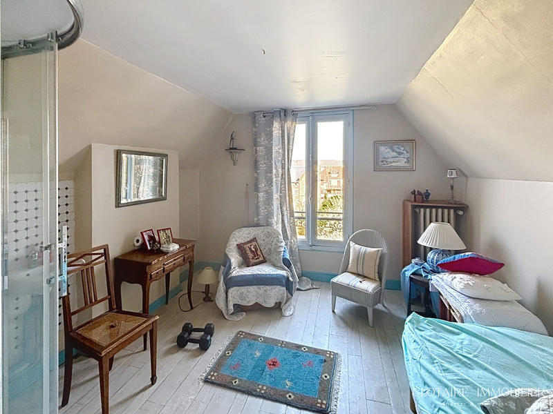 Maison - 181 m² - 8 pièces